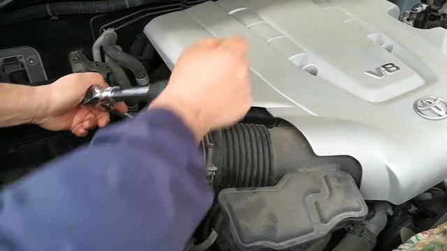Land Cruiser 200 откручивание закисших свечей денамометрическим ключом смотреть онлайн