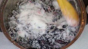 Вкусное варенье из жимолости. Как приготовить варенье из жимолости