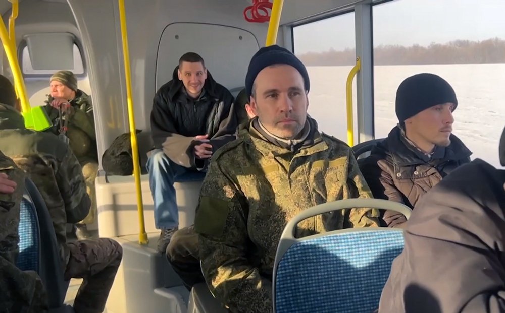 Между Россией и Украиной состоялся обмен пленными 195 на 195: как это было / События на ТВЦ