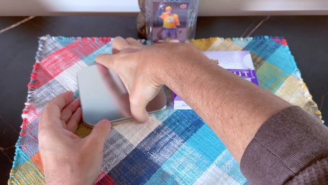 2019-20 Upper Deck Clear Cut Hockey Hobby Box vs 2003-04 ITG VIP Hockey Tin! | DARE TO COMPARE! 202 смотреть онлайн