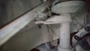 прокручивается палец рулевого наконечника