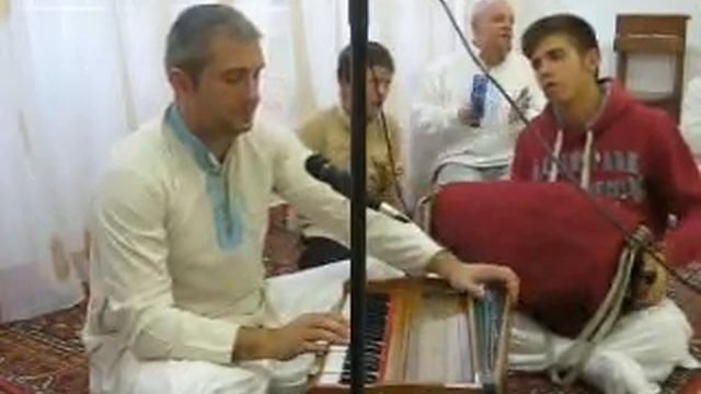 Е.М.Нитай Чаран д. Шри Нрисимха Пранама смотреть онлайн