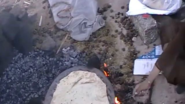 Как делают лепешки на какашках 2 смотреть онлайн