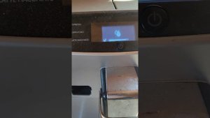 Кофемашина Philips 4050/10 не мелет зерно.