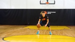 Кросс под ногой и перед собой в движении