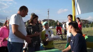 Военкор 1 канала в гостях у жителей Каменки)))