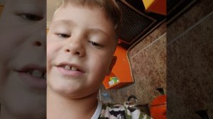 учю попугая  разговаривать