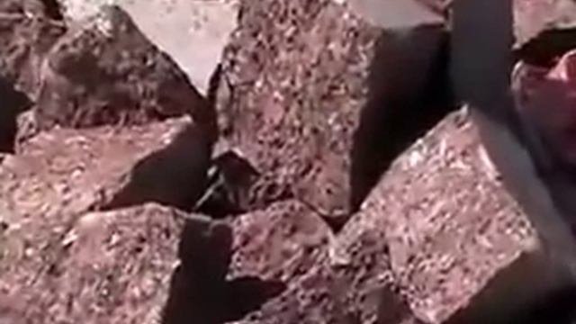 Колотая,гранитная  брусчатка. Технология укладки  колотой брусчатки.Как выглядит колотая брусчатка.