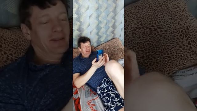 13/Жизнь в однокомнатный квартире с рассадой помидор или как поливать их смотреть онлайн