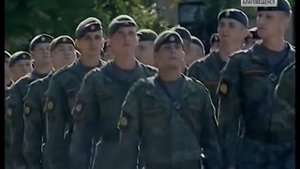 Курсанты ДВОКУ прошли торжественным маршем в День знаний