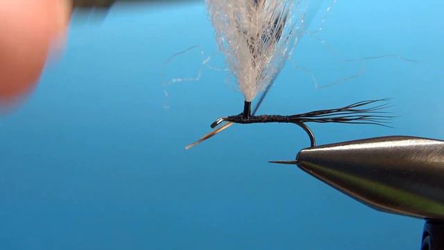 Fly Tying a Purple Haze - Classic American Fly Pattern смотреть онлайн