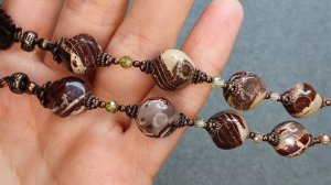 Бусы. Кубошарики из яшмы.