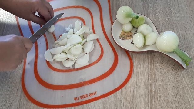 МАМИНЫ "БЕФСТРОГАНЫ" С ЗАВОДСКОЙ СТОЛОВОЙ.. смотреть онлайн