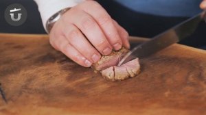 Салат с ростбифом и овощами гриль |