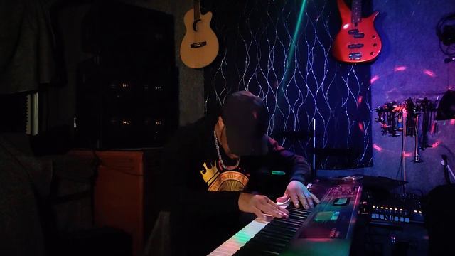 SNYTH HIP HOP TRAP BEAT - Roland Juno DS88 Super Saw Synthesizer смотреть онлайн