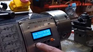 Электронная гитара WM210V, клиент пробует точить первую резьбу