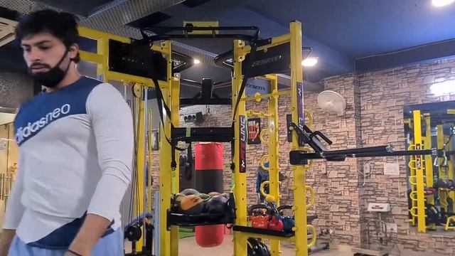 Can you do push-ups like this ??? : Chest Workout смотреть онлайн