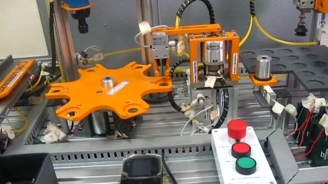 Planta CIM controlada por dos microcontroladores PIC16f887 PIC MIKROC PRO