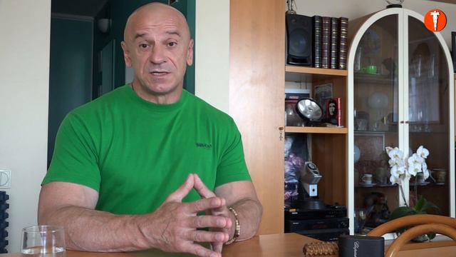 Денис Борисов и Антон Петряков – популярные почти фитнес-блогеры – натуралы в кавычках. Бодибилдинг