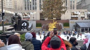 Walking Around New York City In Winter - 4k NYC Christmas Walk - Manhattan Midtown