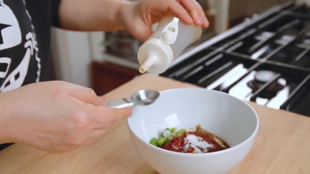 Korean Style Seasoned Fresh Oysters (Gul-muchim: 굴무침) смотреть онлайн