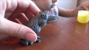 Развивающее видео для детей. Развиваем мелкую моторику. Ищем игрушки в гидрогелевых шариках