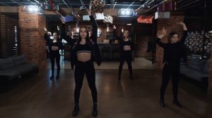 Vogue hands performance & arms control