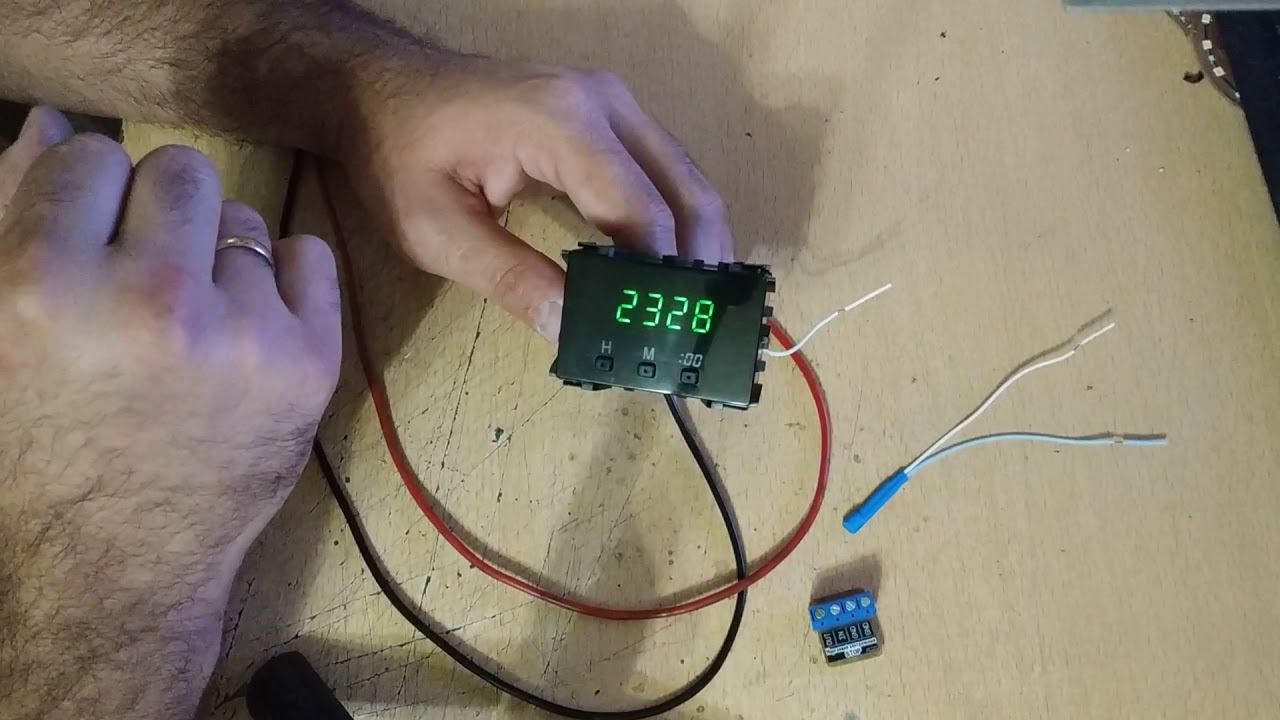 Toyota Hilux Surf часы смотреть онлайн