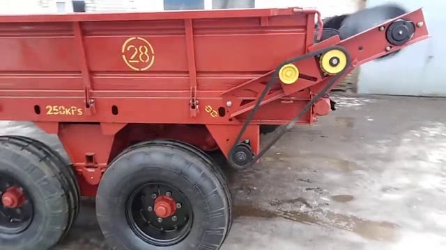Разбрасыватель органических удобрений РОУ-6.