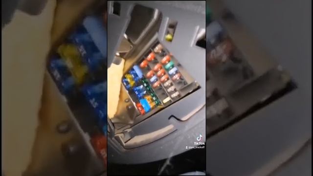 Проверка предохранителей на рено дастер смотреть онлайн