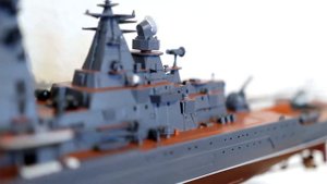 My own build of the Russian cruiser Admiral Lazarev Ex-Frunze from Trumpeter (04521) in 1:350