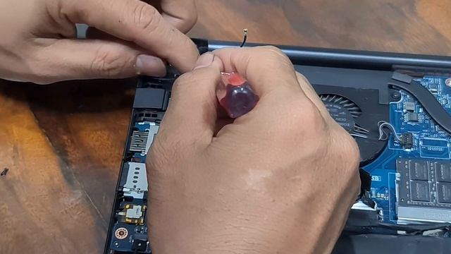 Dell latitude 7480 | gắn sim điện thoai 4G gửi khách Sỹ Quan Quân đội ở miền tây An Giang смотреть онлайн