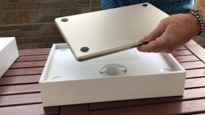 Macbook M2 air starlight unboxing , the best colour