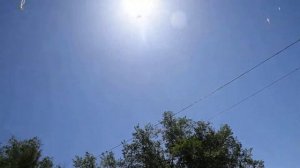 Выпускники МКОУ «Комсомольская гимназия им.Б.Басангова» выпускают в небо голубей