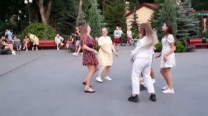 ?КОГДА УБЕГАЛА ???ОТ ТЕБЯ БЕЗ ОГЛЯДКИ,ШЛЕПАЛИ ШЛЕПКИ???