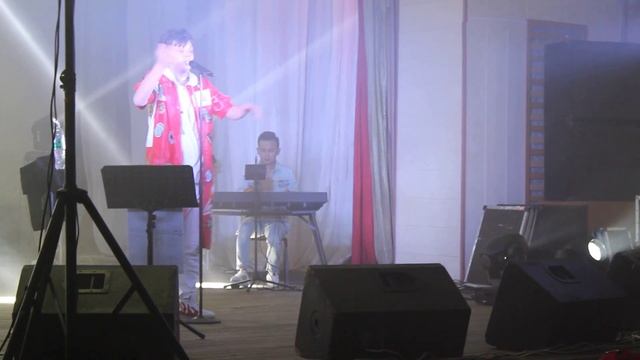 Elvin Grey. Как-то ты странно одеваешься) Омск. 21.09.2017 г. смотреть онлайн