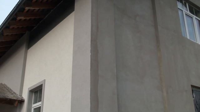 Паропроницаемая штукатурка Baumit MPA35 на фасаде газобетонного дома, технология отделки фасада смотреть онлайн