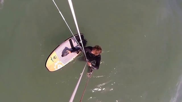 Учимся летать! На Гидрофойле Slingshot))) смотреть онлайн