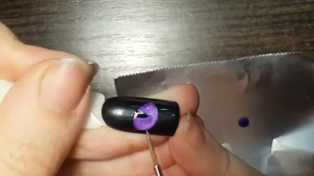 Рисуем глаз кошки на ногтях!!!!