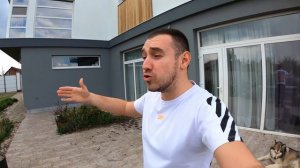 Издевательство над собаками - РАСКРУТИЛИ СОБАКУ на Верёвке !