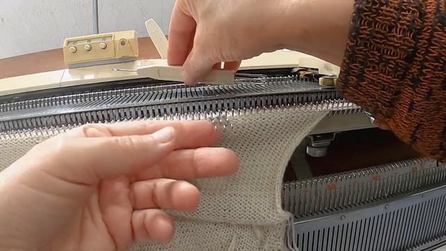 Como fazer gola smoking na máquina de tricô смотреть онлайн