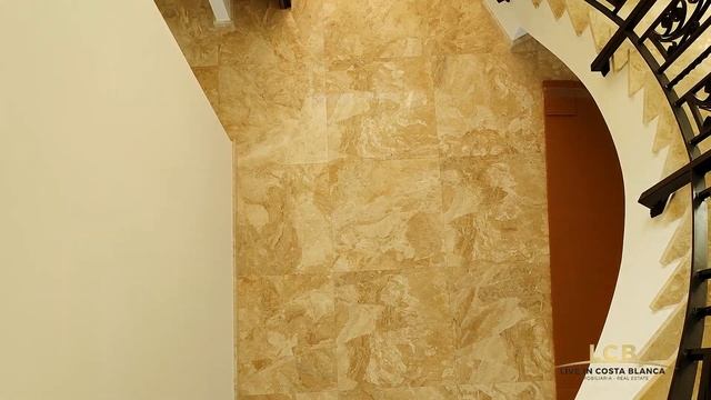 Уникальная Вилла на первой линии моря в Испании - Анонс