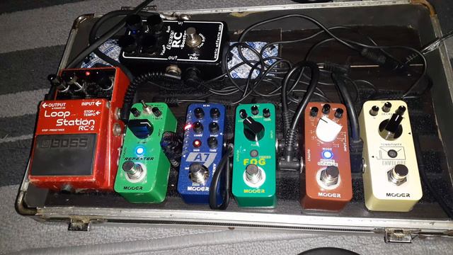 #AmbientSound (bass guitar) #Mooer Effects. #MooerRepeater, #MooerA7 & #MooerPureOctave. #bass