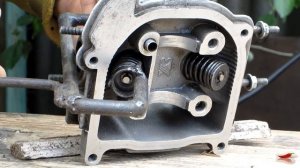 Как сделать съемник для разухаревания клапанов в 139qmb двигателе  (часть 1 )