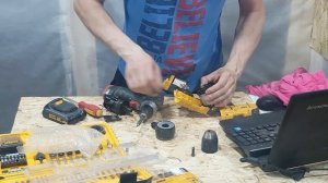Ремонт шуруповерта на коленке! DeWalt dcd 771!