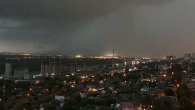 Гроза в Ростове. 22.07.2021 смотреть онлайн