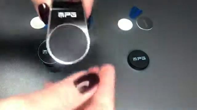 Магнитные держатели для телефона MPG Magnetic Phone Holders смотреть онлайн