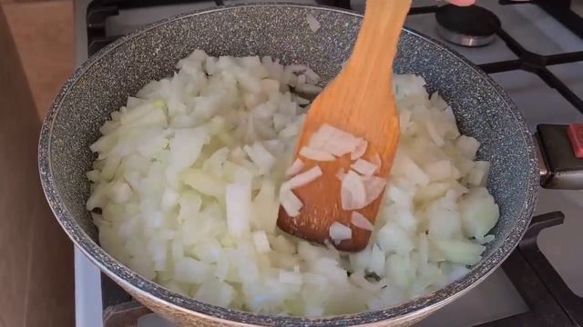 ? Рыбный пирог. Сочный и вкусный рецепт. Секреты и тонкости приготовления. Убираем спиленную вишню. смотреть онлайн