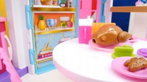 Кукла Барби нашла котенка! Видео для девочек про Штеффи и Барби - Куклы мамы и дочки