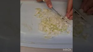 Салат из морской капусты и крабовых палочек